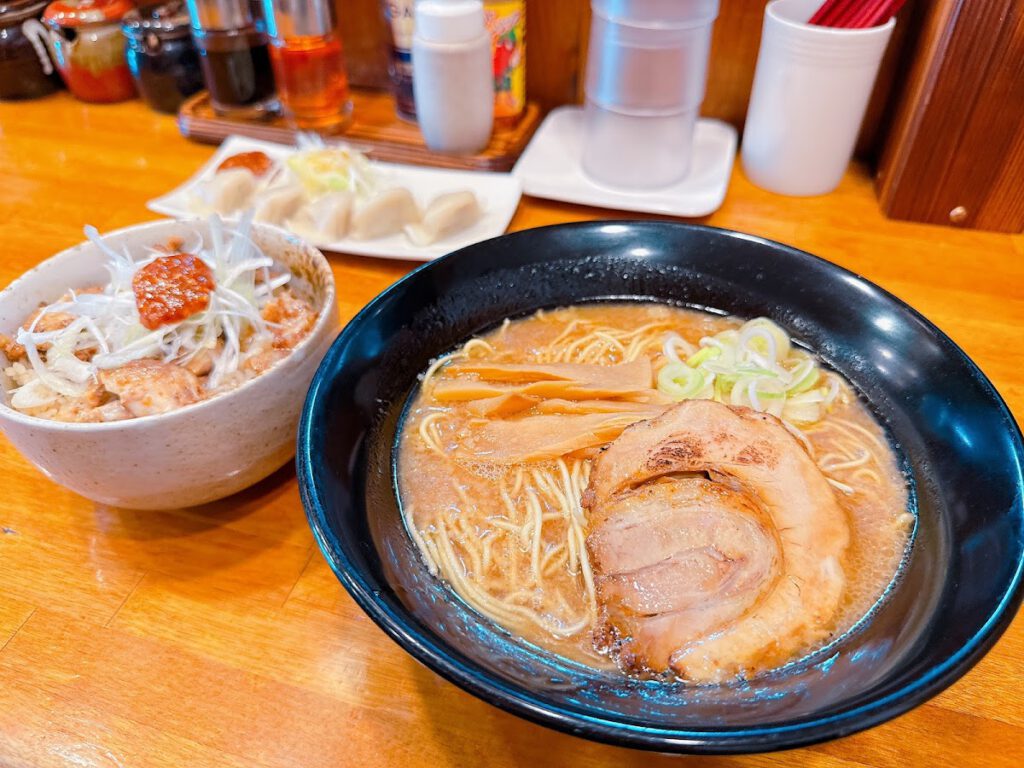 ラーメン 無極 池袋本店 料理写真2