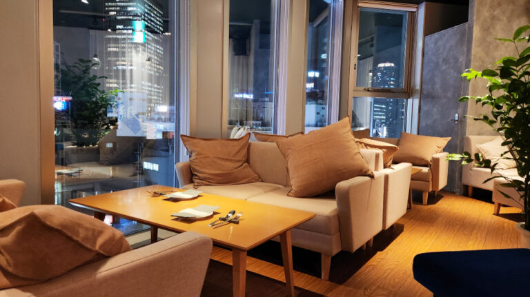 24/7 café apartment 池袋
