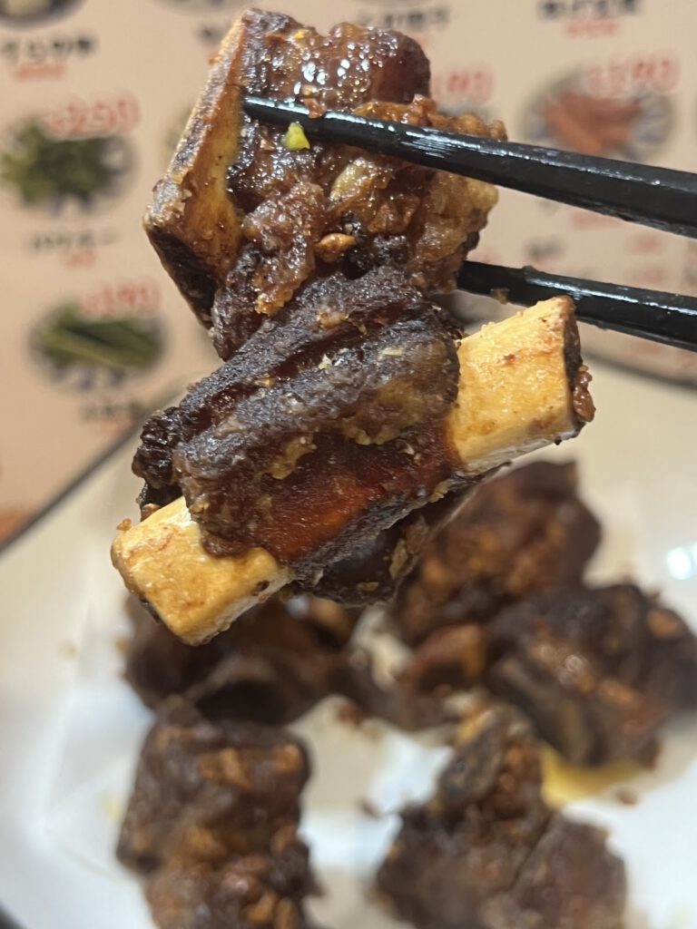 王富貴黄悶鶏 オウフウキホンメンジー 料理写真3