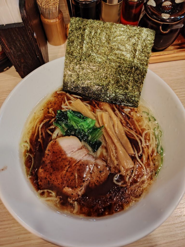 塩豚骨らーめん たちひら 料理写真3