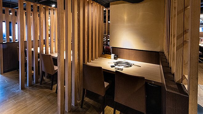 神戸牛焼肉 にくなべ屋 神戸びいどろ 新宿店