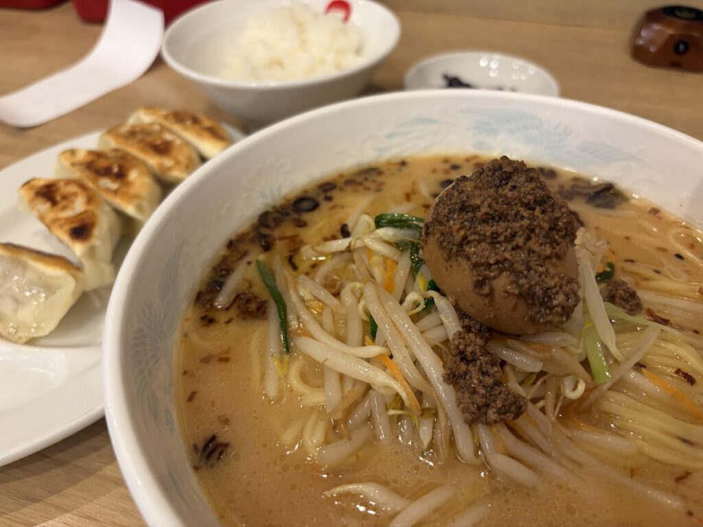 ラーメン中華食堂新世 出来野店 料理写真2