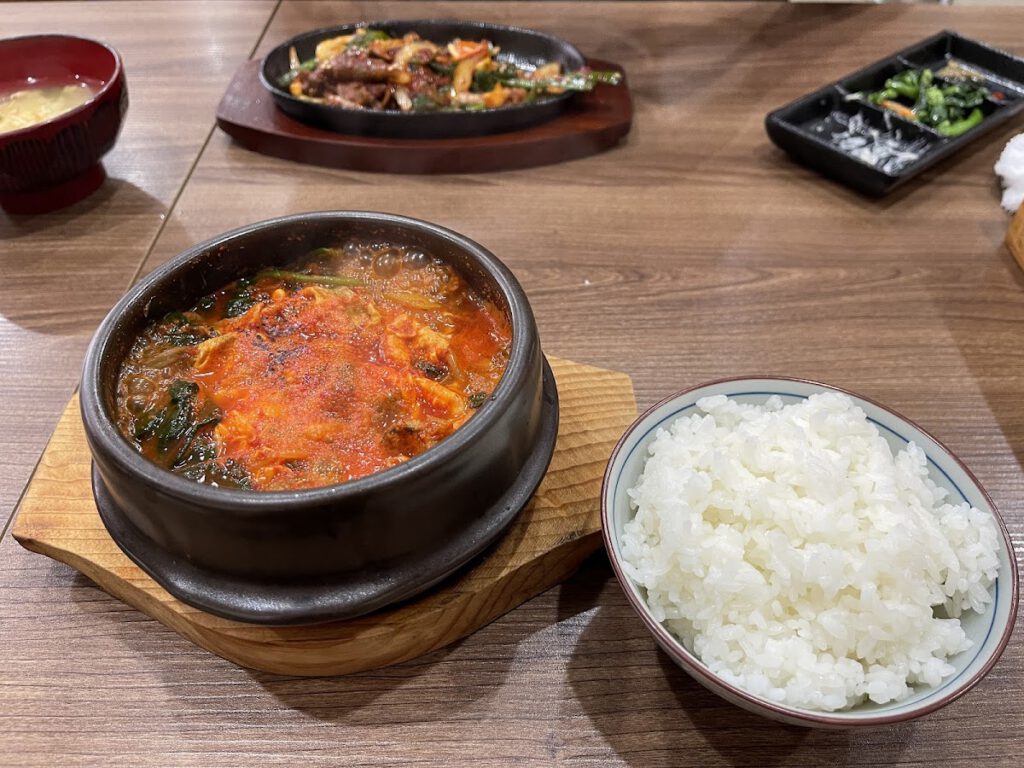 韓国家庭料理 イモ 料理写真2